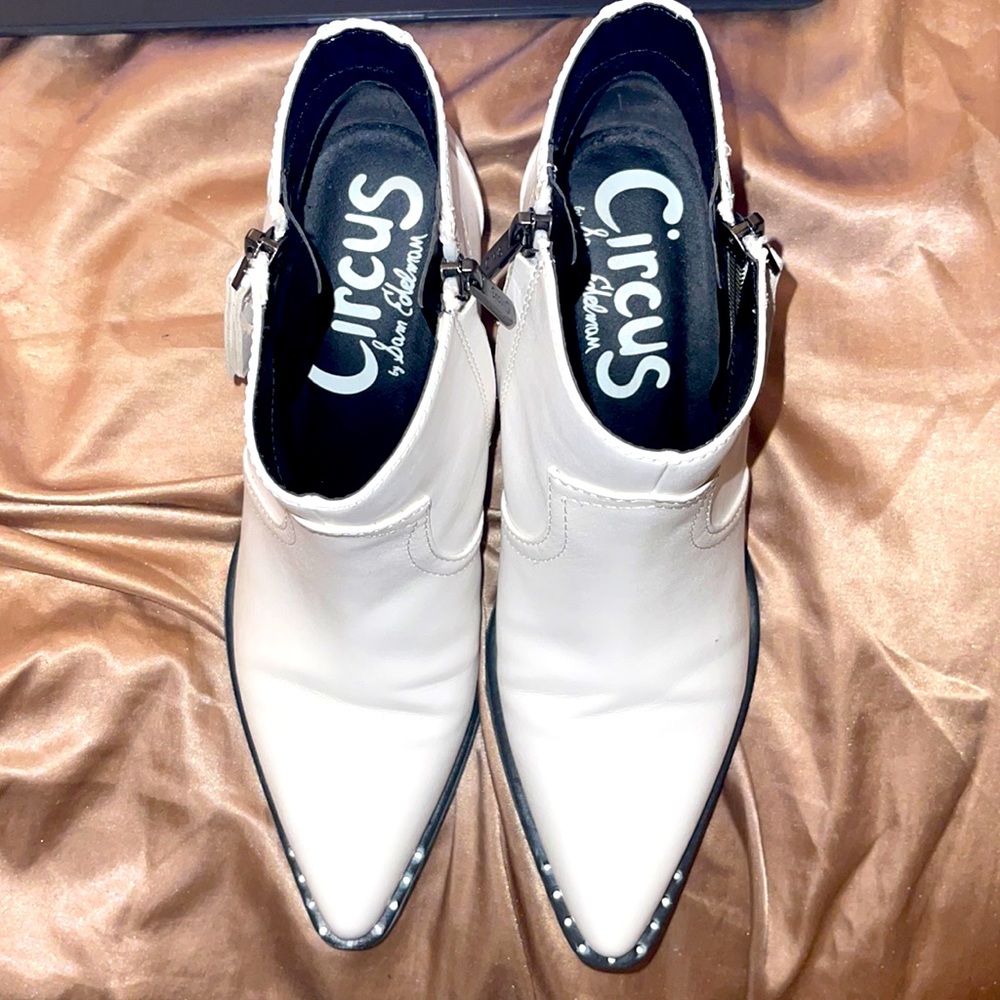 Western White Sam Elderman booties